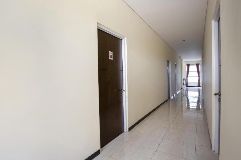 SPOT ON 2246 Kost 97 Syariah Hotel Palembang Bagian luar foto