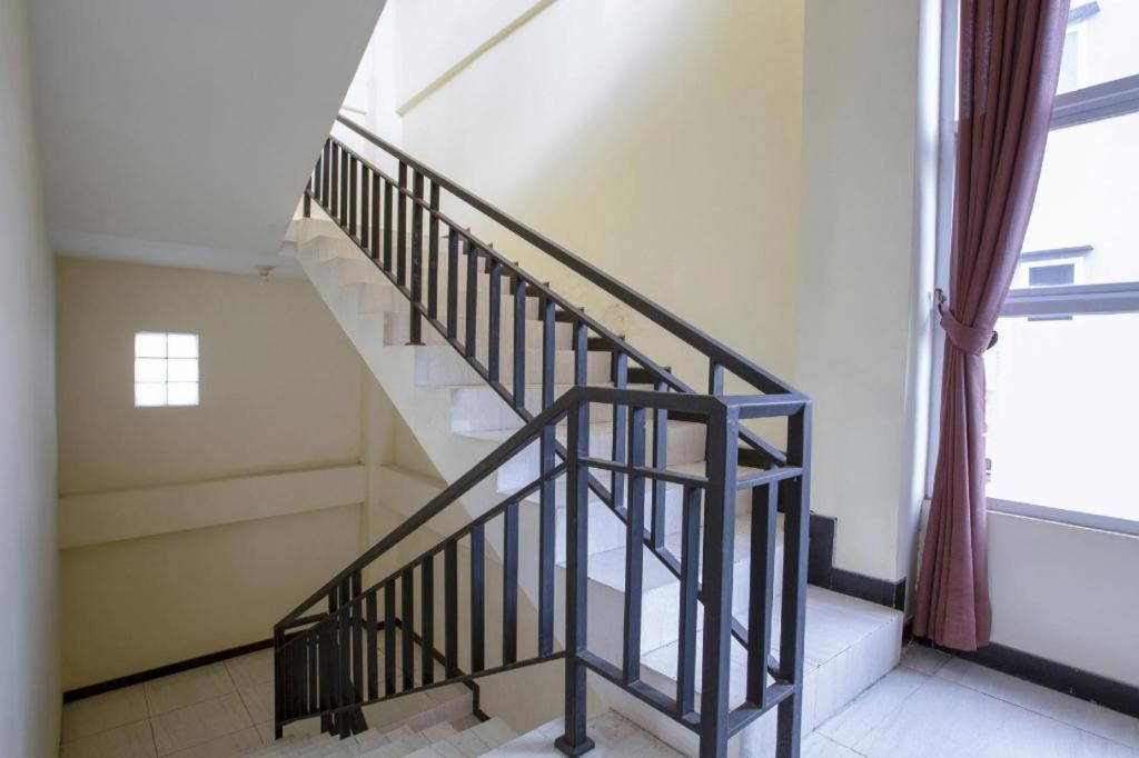 SPOT ON 2246 Kost 97 Syariah Hotel Palembang Bagian luar foto