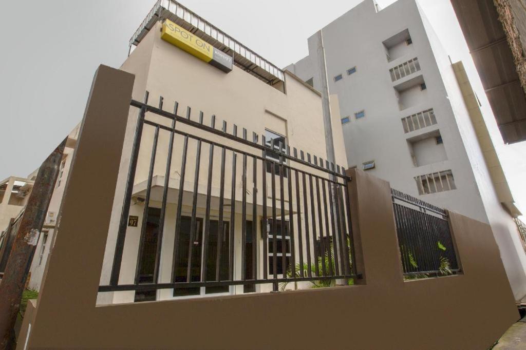 SPOT ON 2246 Kost 97 Syariah Hotel Palembang Bagian luar foto