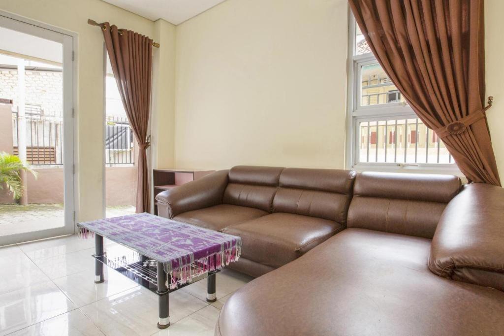 SPOT ON 2246 Kost 97 Syariah Hotel Palembang Bagian luar foto
