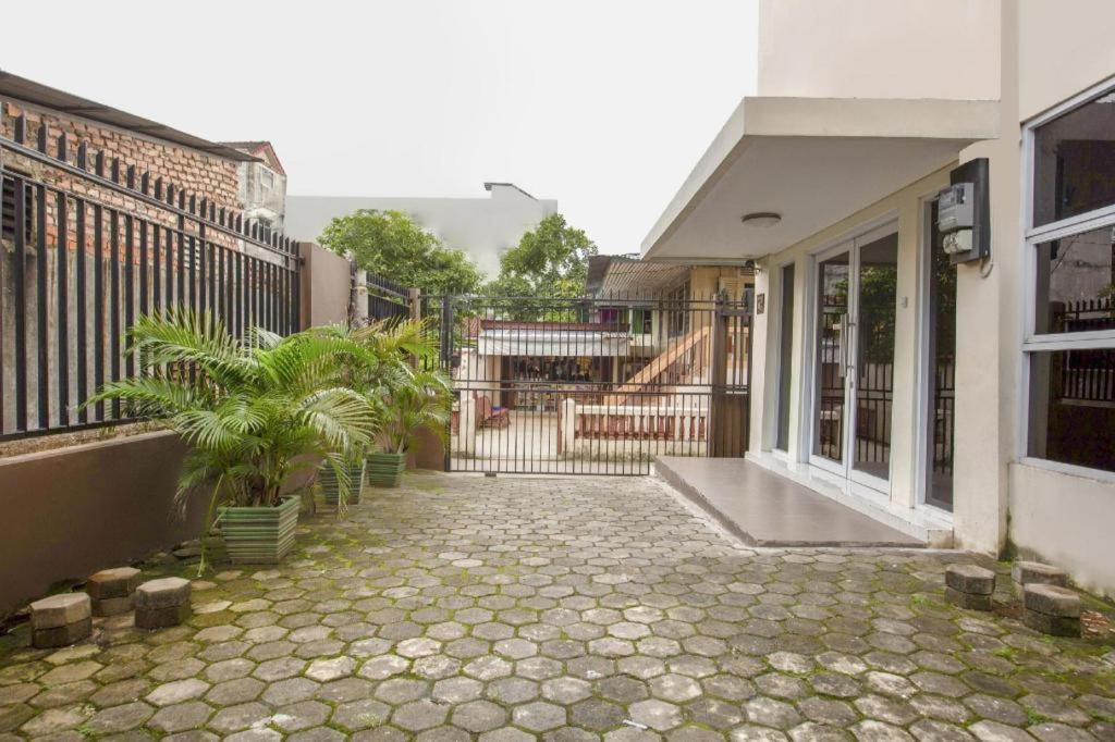 SPOT ON 2246 Kost 97 Syariah Hotel Palembang Bagian luar foto