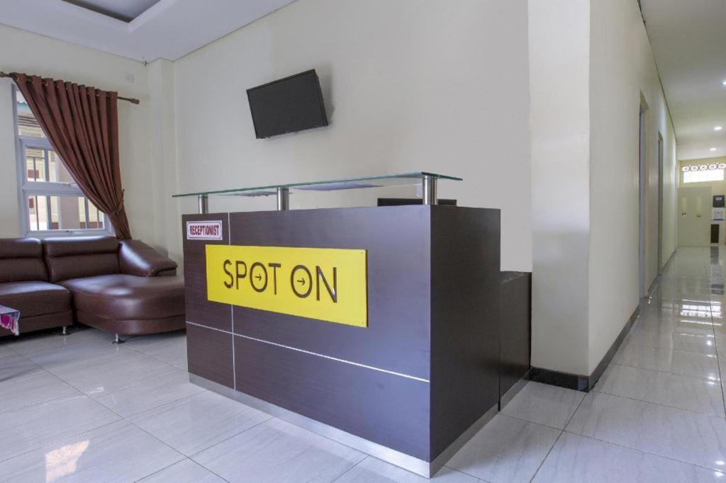 SPOT ON 2246 Kost 97 Syariah Hotel Palembang Bagian luar foto