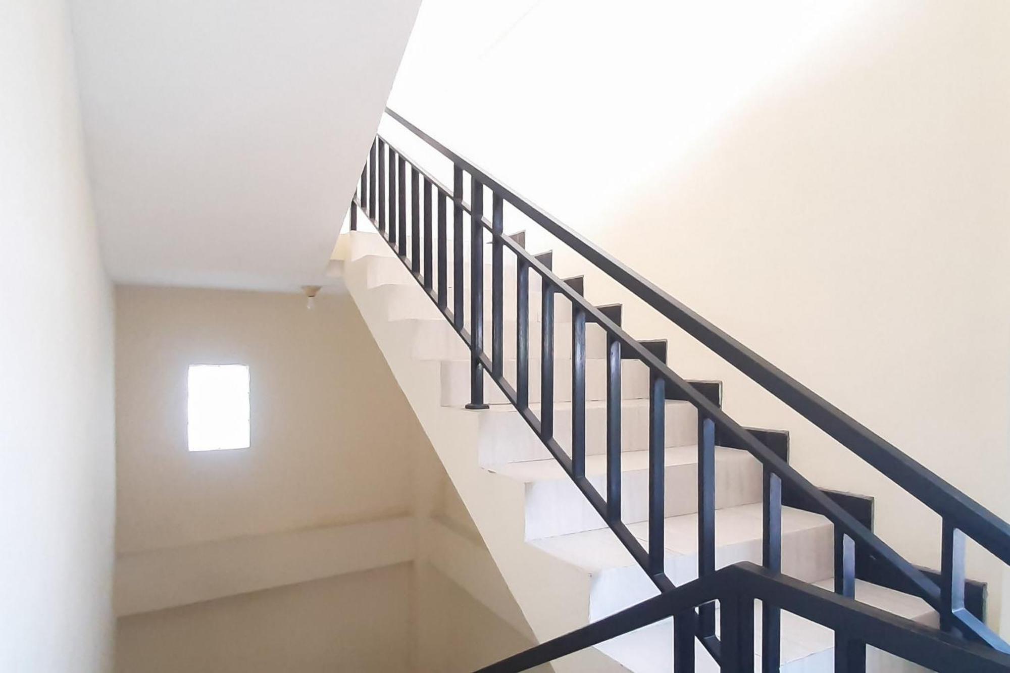 SPOT ON 2246 Kost 97 Syariah Hotel Palembang Bagian luar foto