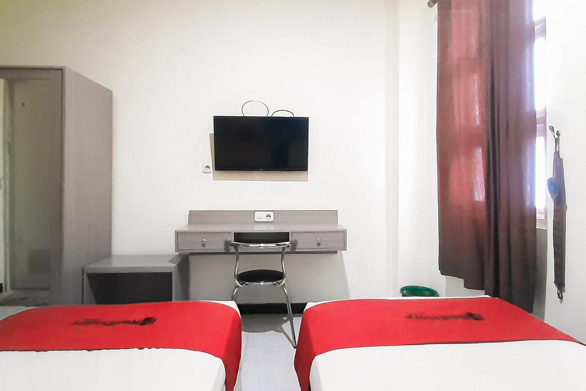 SPOT ON 2246 Kost 97 Syariah Hotel Palembang Bagian luar foto