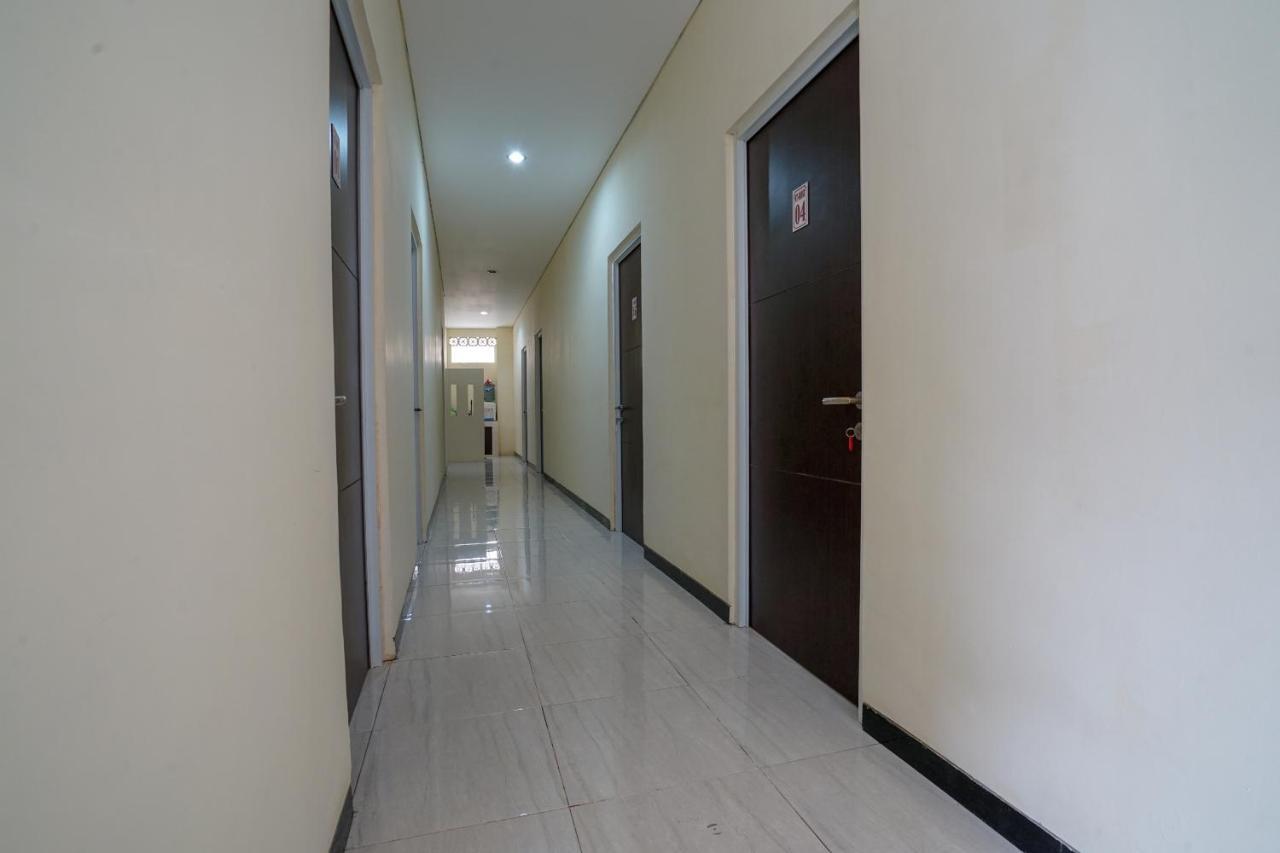 SPOT ON 2246 Kost 97 Syariah Hotel Palembang Bagian luar foto